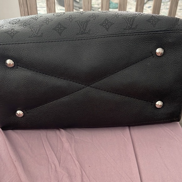 Louis Vuitton Carmel Mahina Noir - Picture 4 of 11